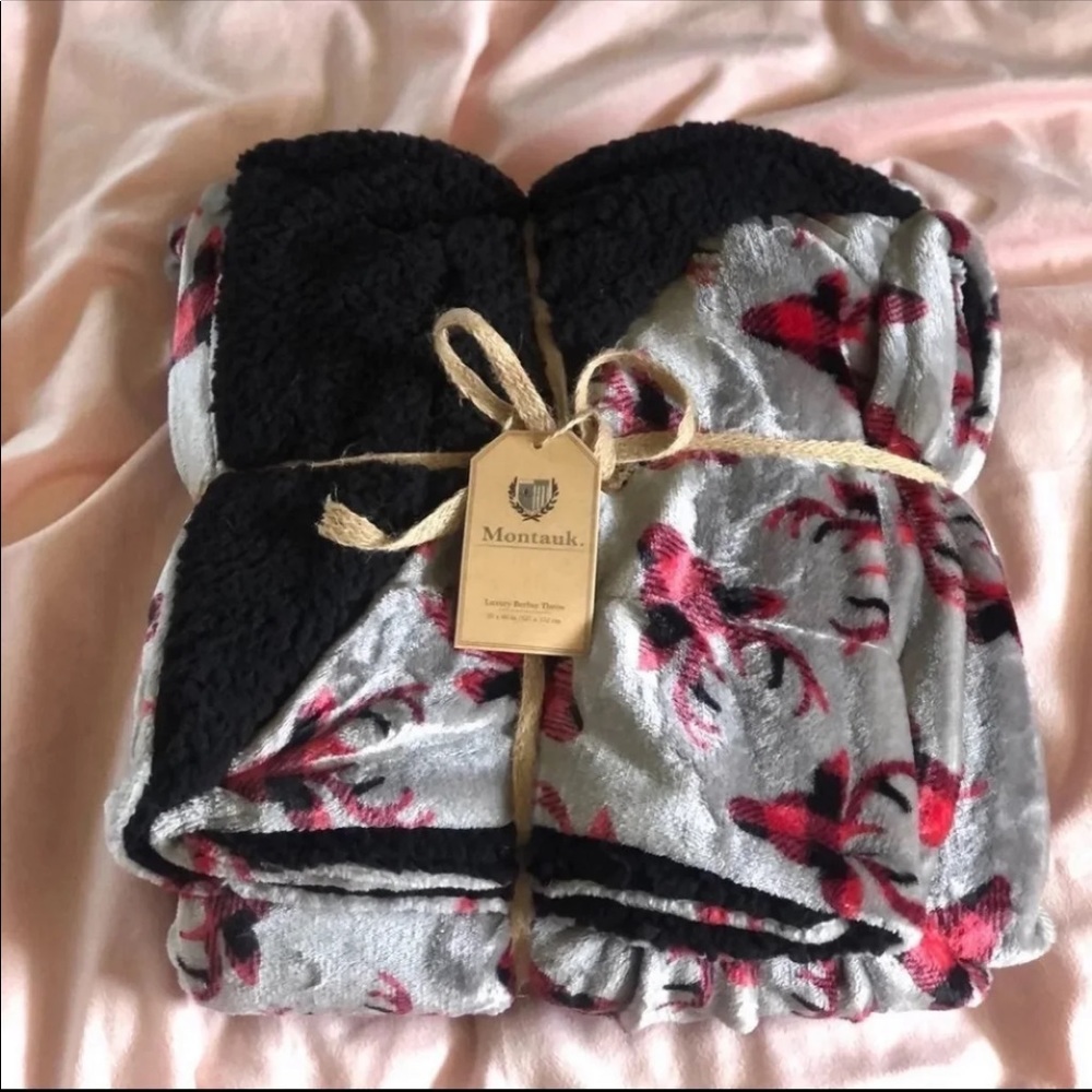 Montauk Luxury Berber Throw